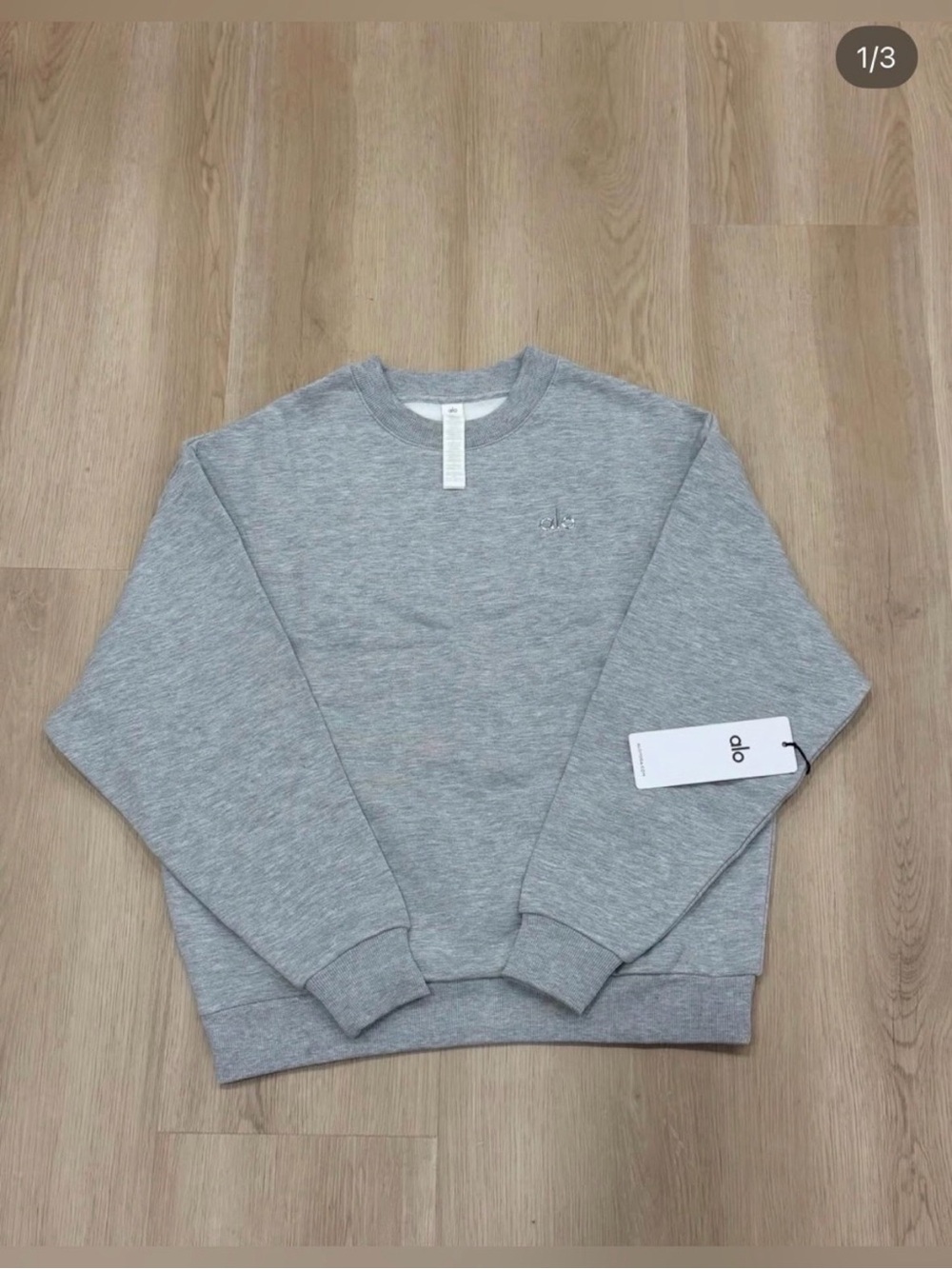 ALO Yoga Men’s Light Grey Crewneck Sweatshirt